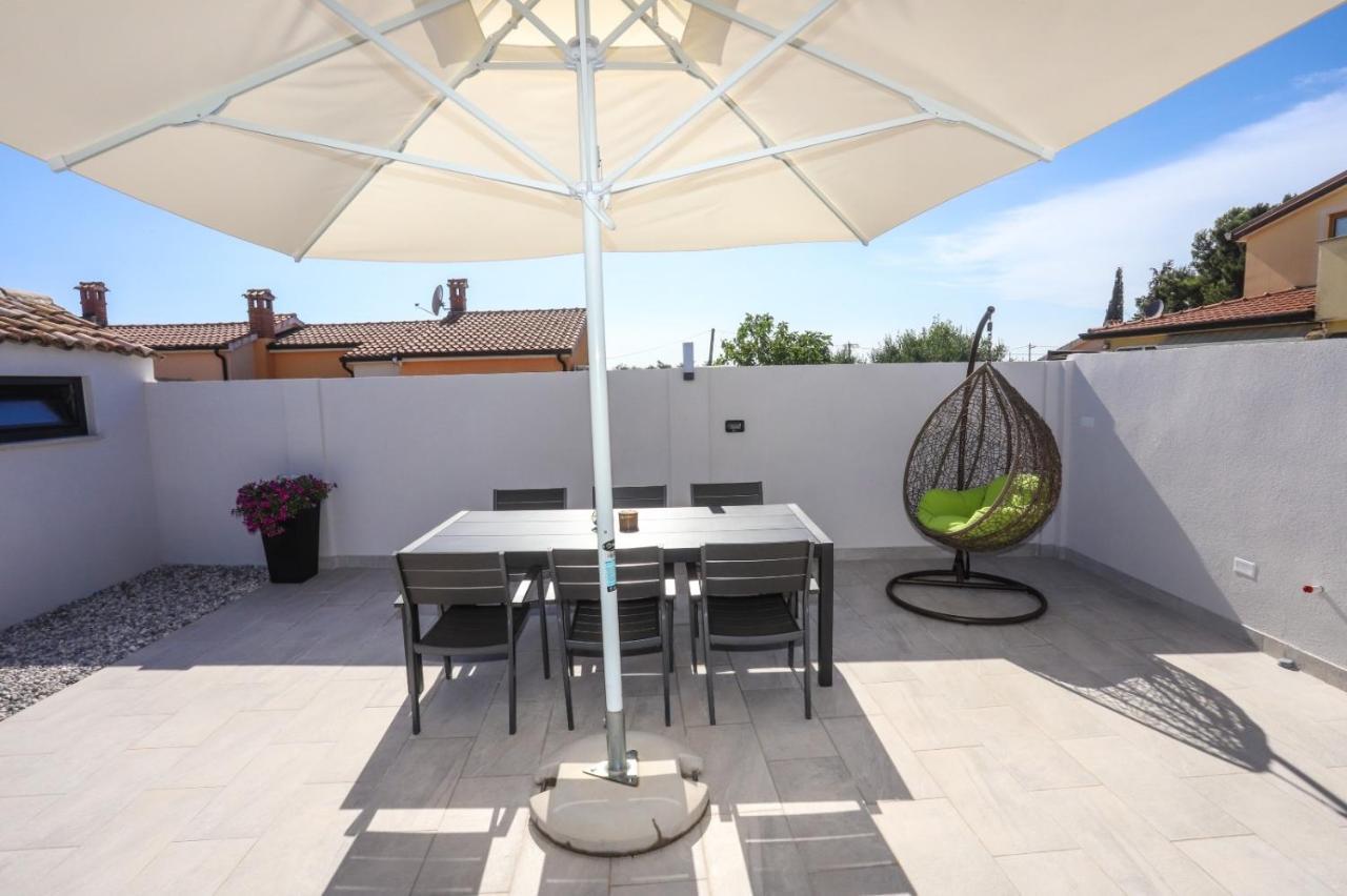 Apartment Nina With Private Pool Nova Vas  Exterior foto